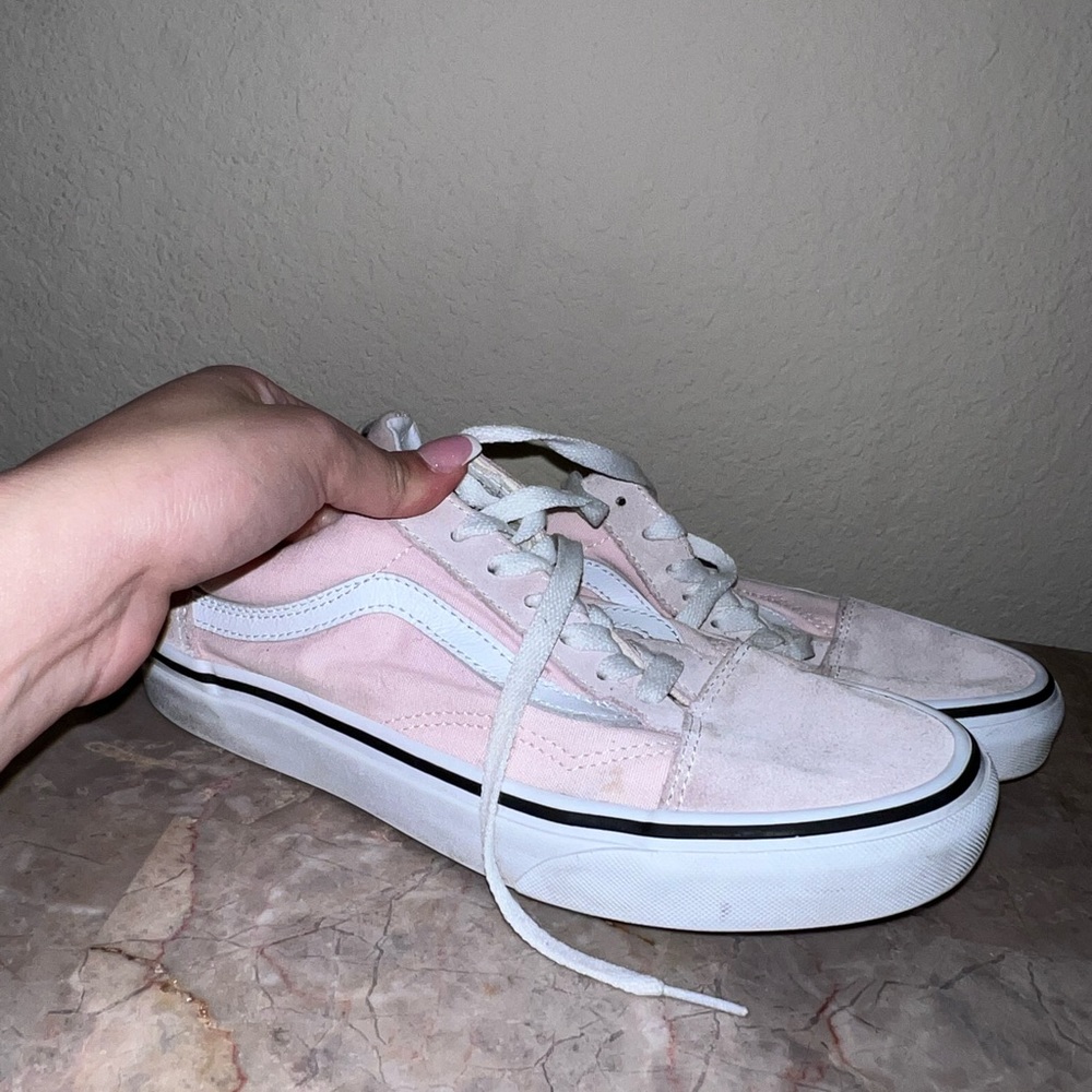 Pink and white vans women’s 7.5 medium wear